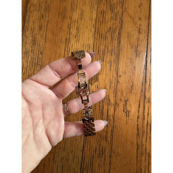 KENDRA SCOTT | ALEX GOLD TONE STAINLESS STEEL 28MM WATCH IVORY MOTHER OF PEARL - Picture 6 of 7